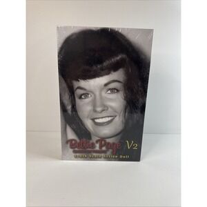DYNAMITE SUPER RARE BETTIE PAGE QUEEN OF PINUPS 1/6 SCALE ACTION DOLL  MINT HTF